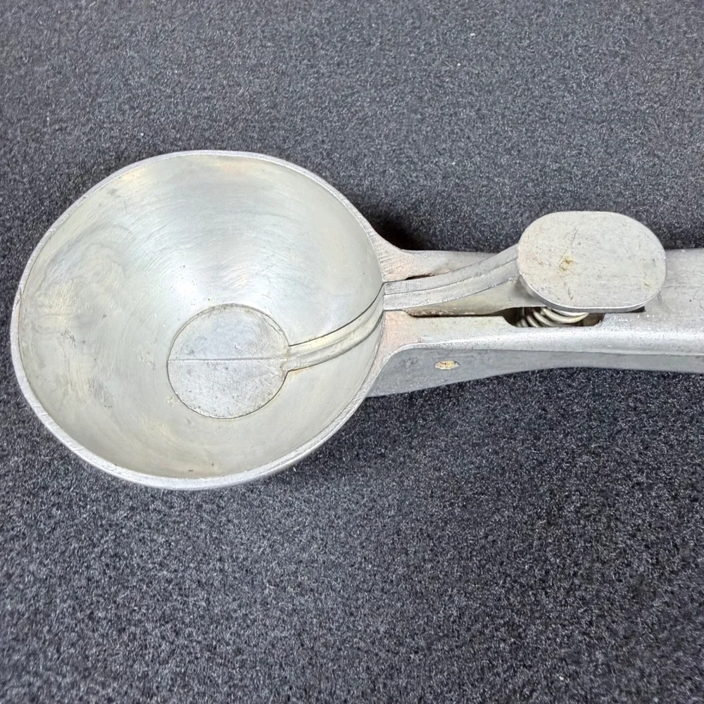 Vintage Aluminum Ice Cream Scoop Thumb Trigger Release Metal Kitchen Tool 8 Inch